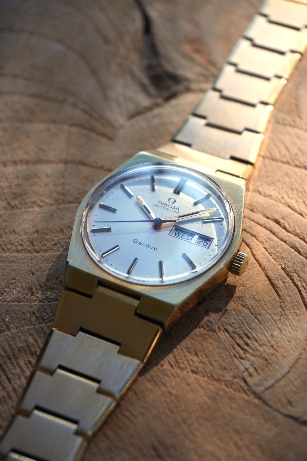 Vintage Omega Geneve Automatic Day Date Gold Plated Integrated Watch 166.0125