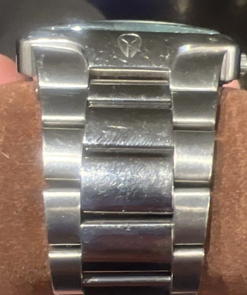 Nixon The Player “Yes It’s Real” Brown Plaid Argyle Men’s Analog Watch RUNNING
