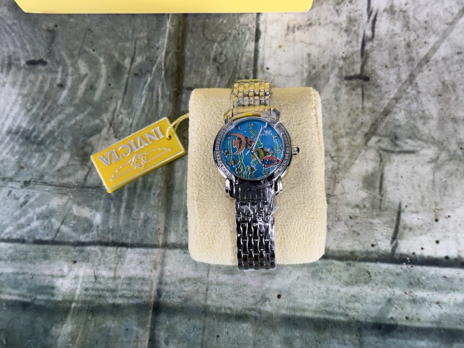 INVICTA Paradise Garden #6378 TROPICAL FISH Watch W/ Case & Extra RARE
