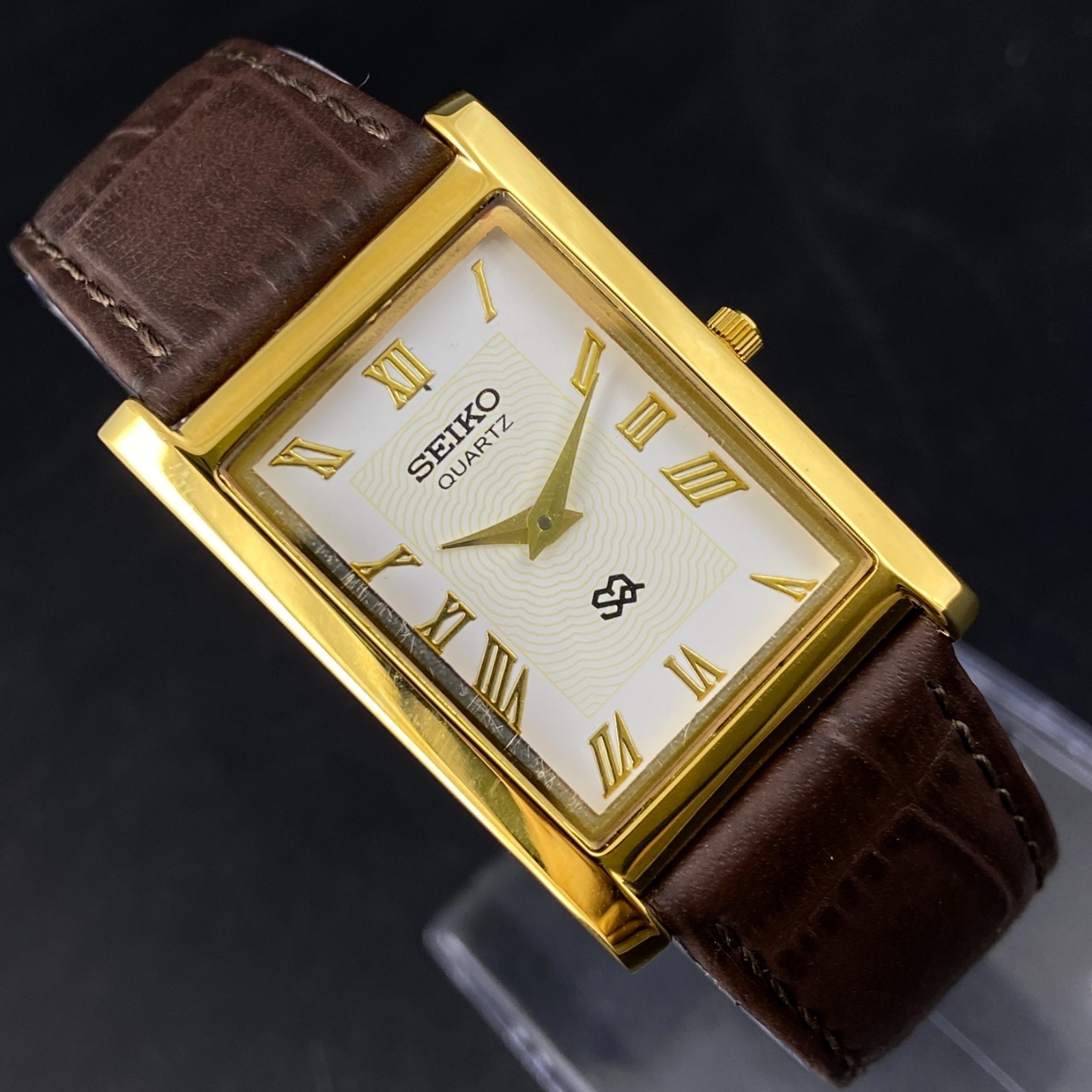 Vintage Seiko Slim Quartz White Face Rectangle Japanese 26MM Case Mens Watch S09