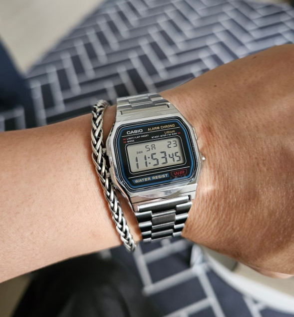 Casio Men’s Vintage Style Silver Metal Watch – A158WA-1D – Retro Digital