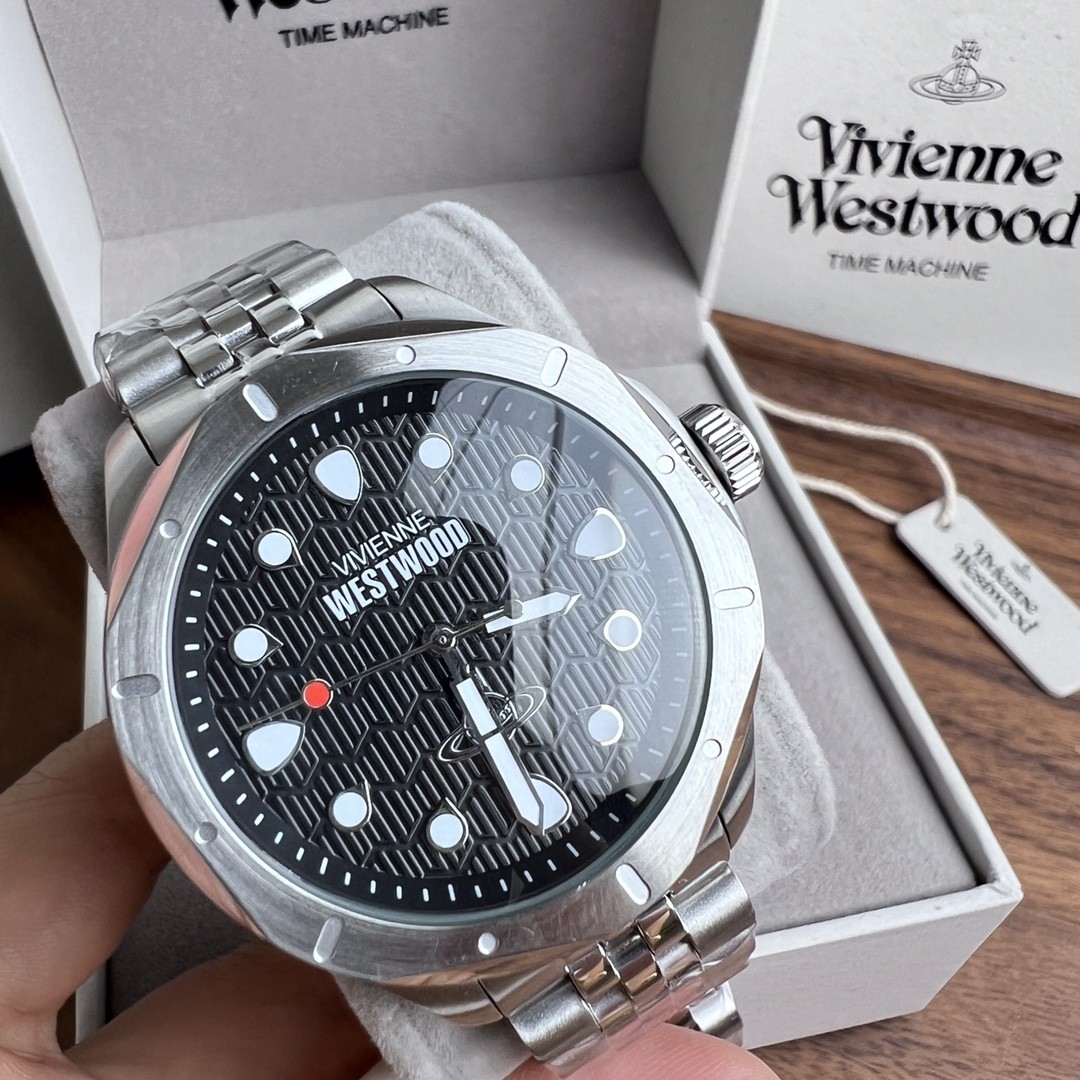 VIVIENNE Men’s Women’s 39mm Black Dial Silver interlaced strap Quartz Watch