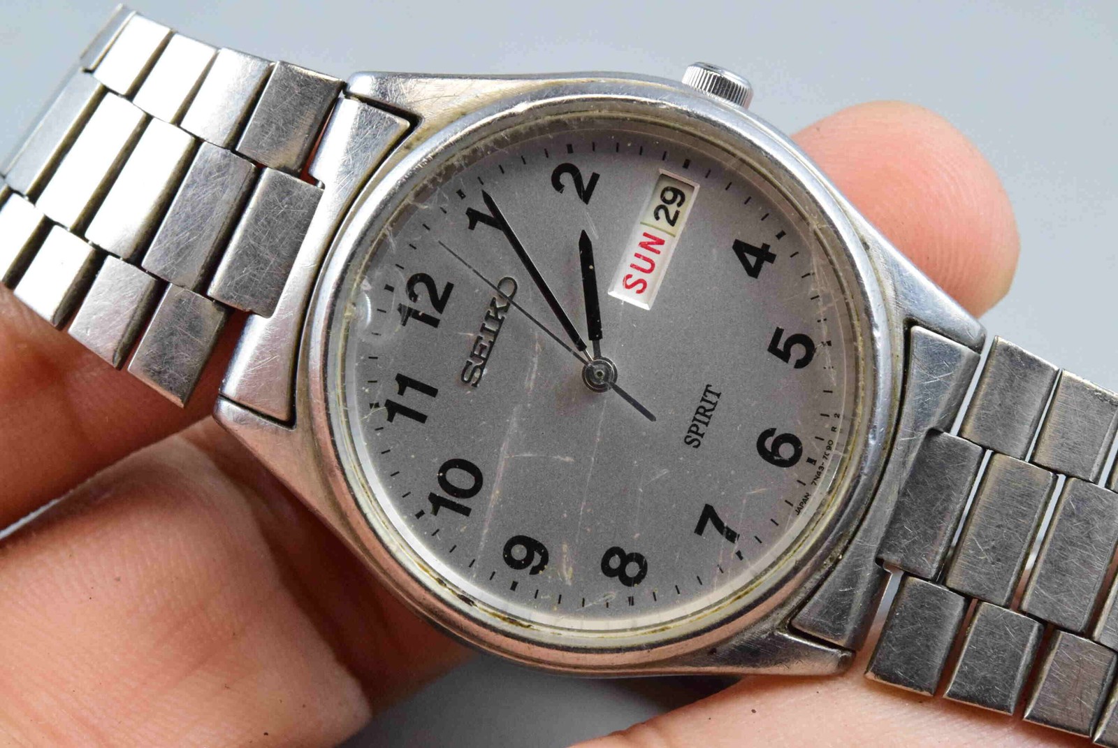 Vintage watch Seiko Spirit 7N43-7B60 Silver Men Quartz Round 35mm