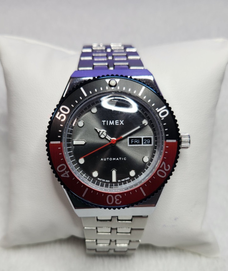 Timex Waterbury Automatic Dive Watch 40mm “Coke” Bezel Day-Date – TW2V25100