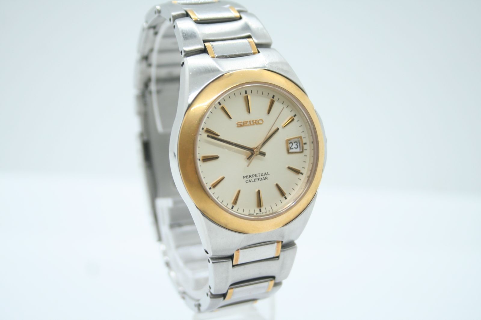 Condition SEIKO Perpetual Calendar 8F32 0130 quartz date ivory dial men’s SEIKO
