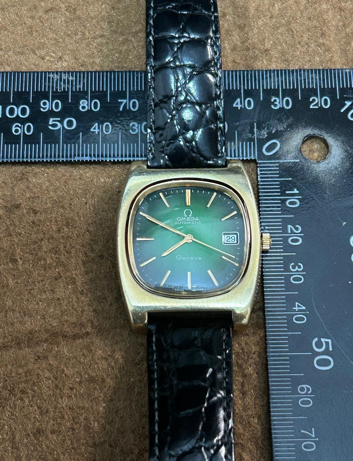 Vintage Omega Genève Automatic Green Dial 166.0190 Gold Plated 1970s Swiss Watch
