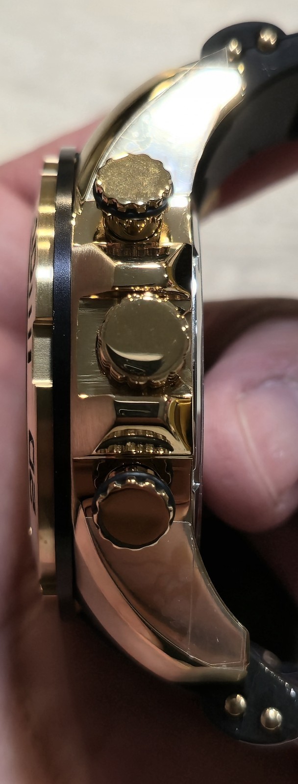 INVICTA Pro Diver SCUBA Gold Tone Case Black Dial Men’s Watch – UNTESTED