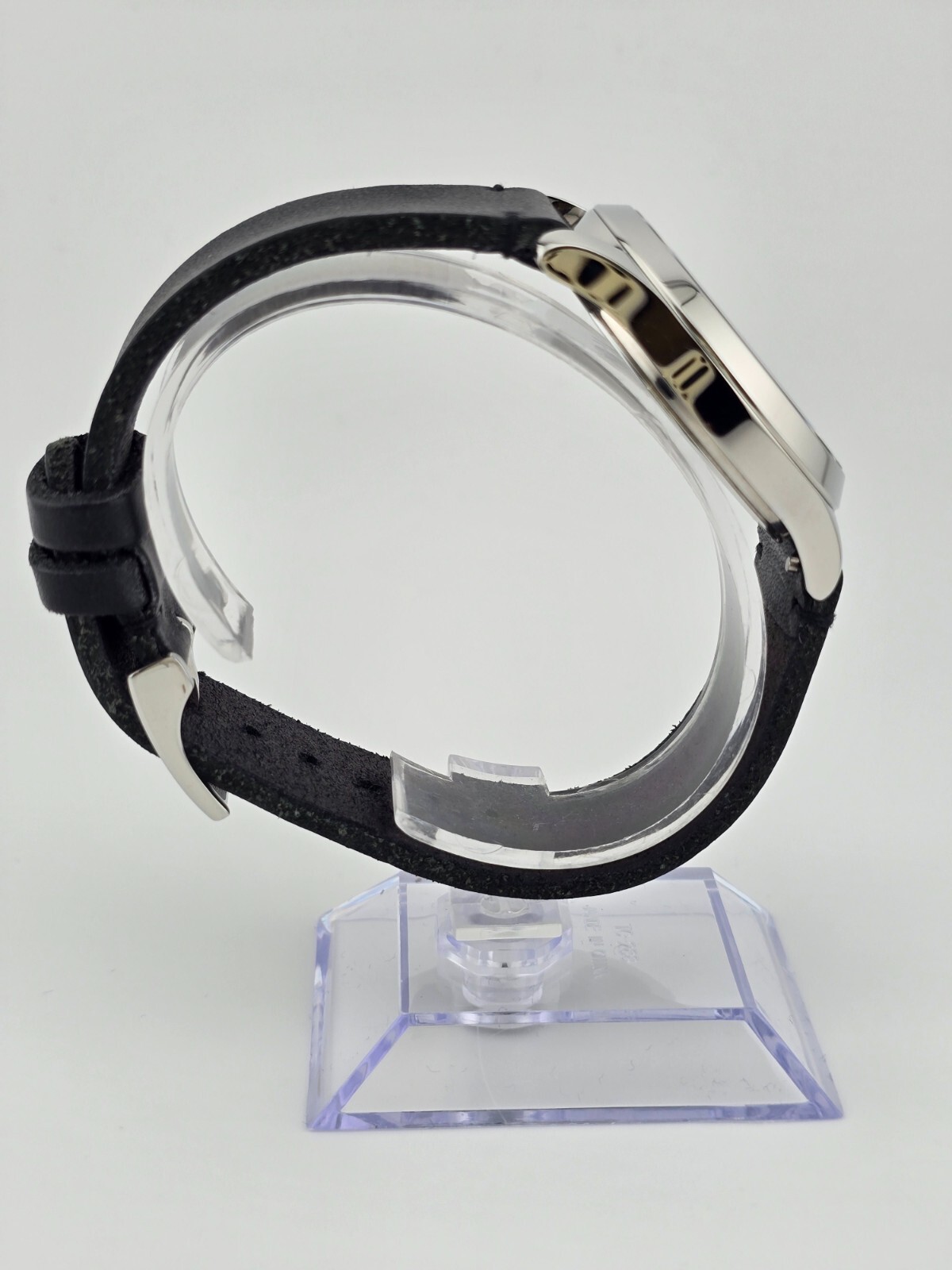 Gucci G-Timeless Contemporary Bee Motif Quartz Watch – YA1264149 ($950 MSRP)
