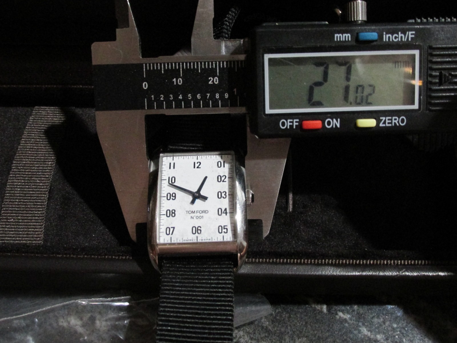 Tom Ford Men’s Rectangular Analog Wristwatch Silver Dial NATO Strap Box, new Bat