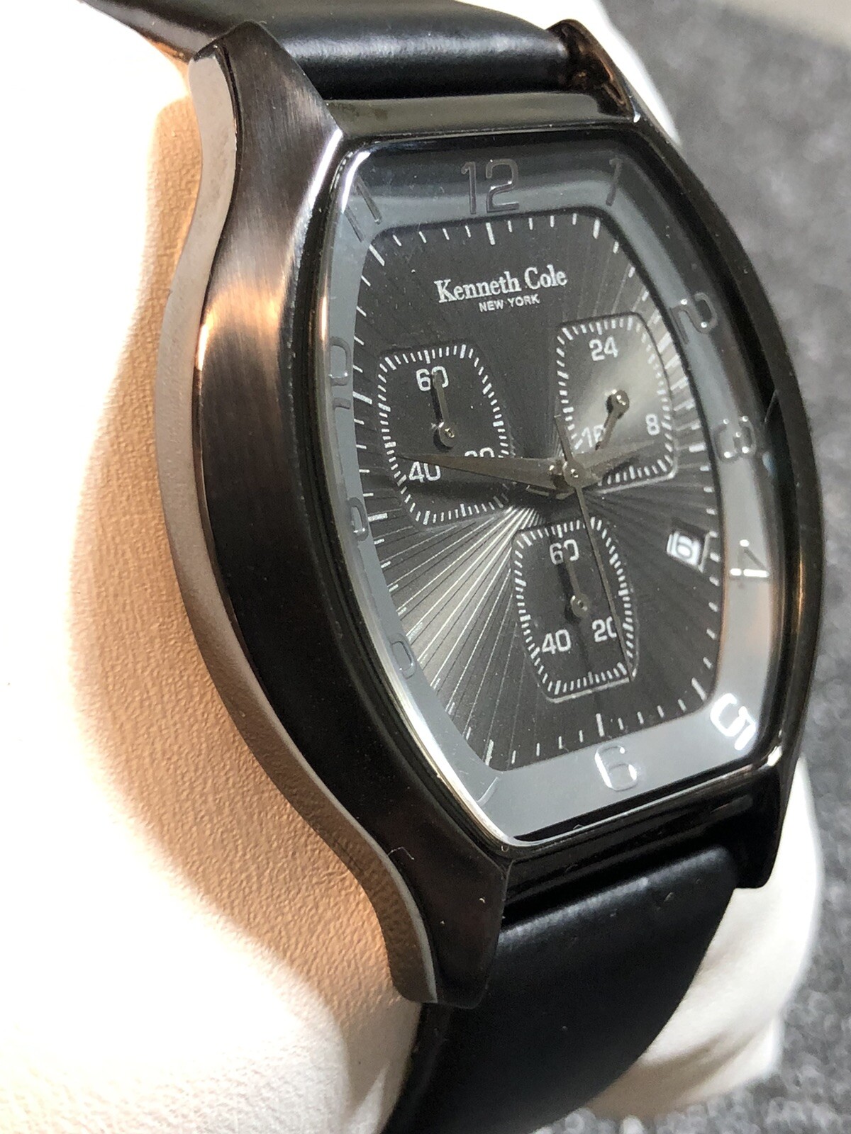 Kenneth Cole New York Men’s Chronograph Watch Barrel/Tonneau Shape New Battery