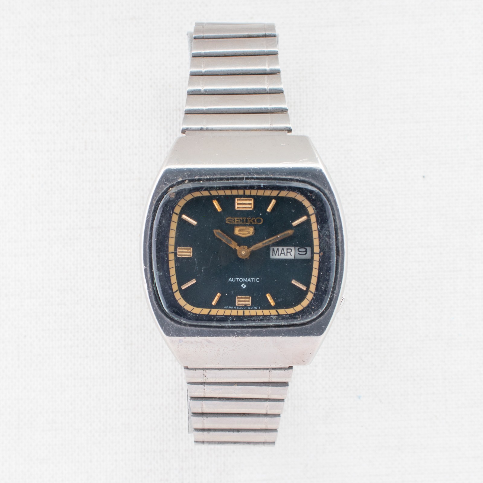 Vintage Seiko 5 Automatic Watch Dark Blue Dial with Gold Accents 6309-522A MINT