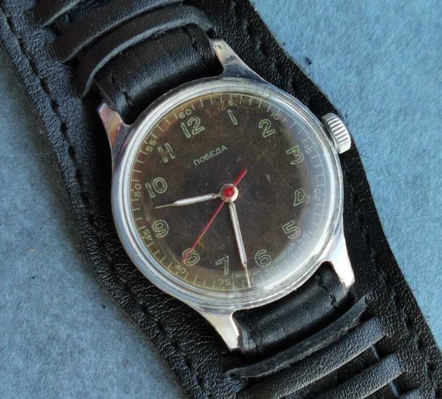 Very Rare Soviet Watch POBEDA Screwback Case m.1MChZ 15 jew.SERVICED USSR 1954