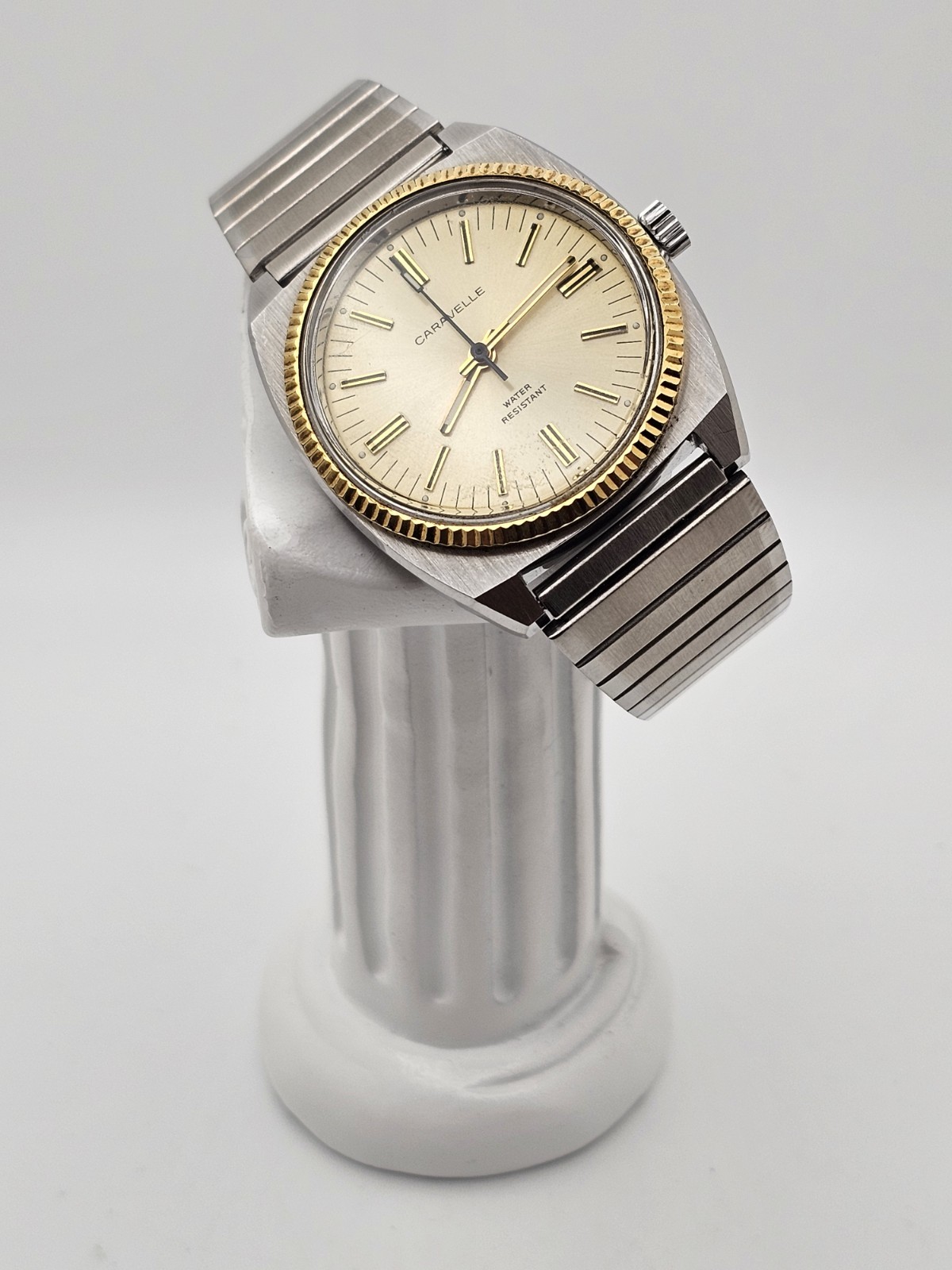 Vintage 1976 Caravelle Cushion Case Men Fluted Mechanical Silvertone Exquisite?