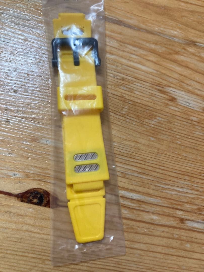 Replacement band for the first generation Yellow Red Eye Jason DW-001J-9