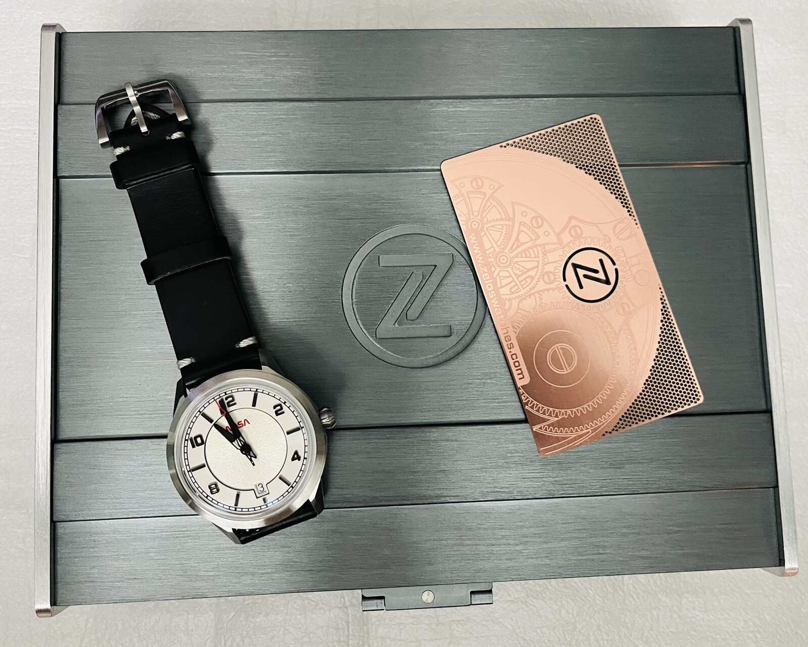 New STORE DISPLAY Zelos COMET 39MM NASA EDITION – DEALER & WARRANTY