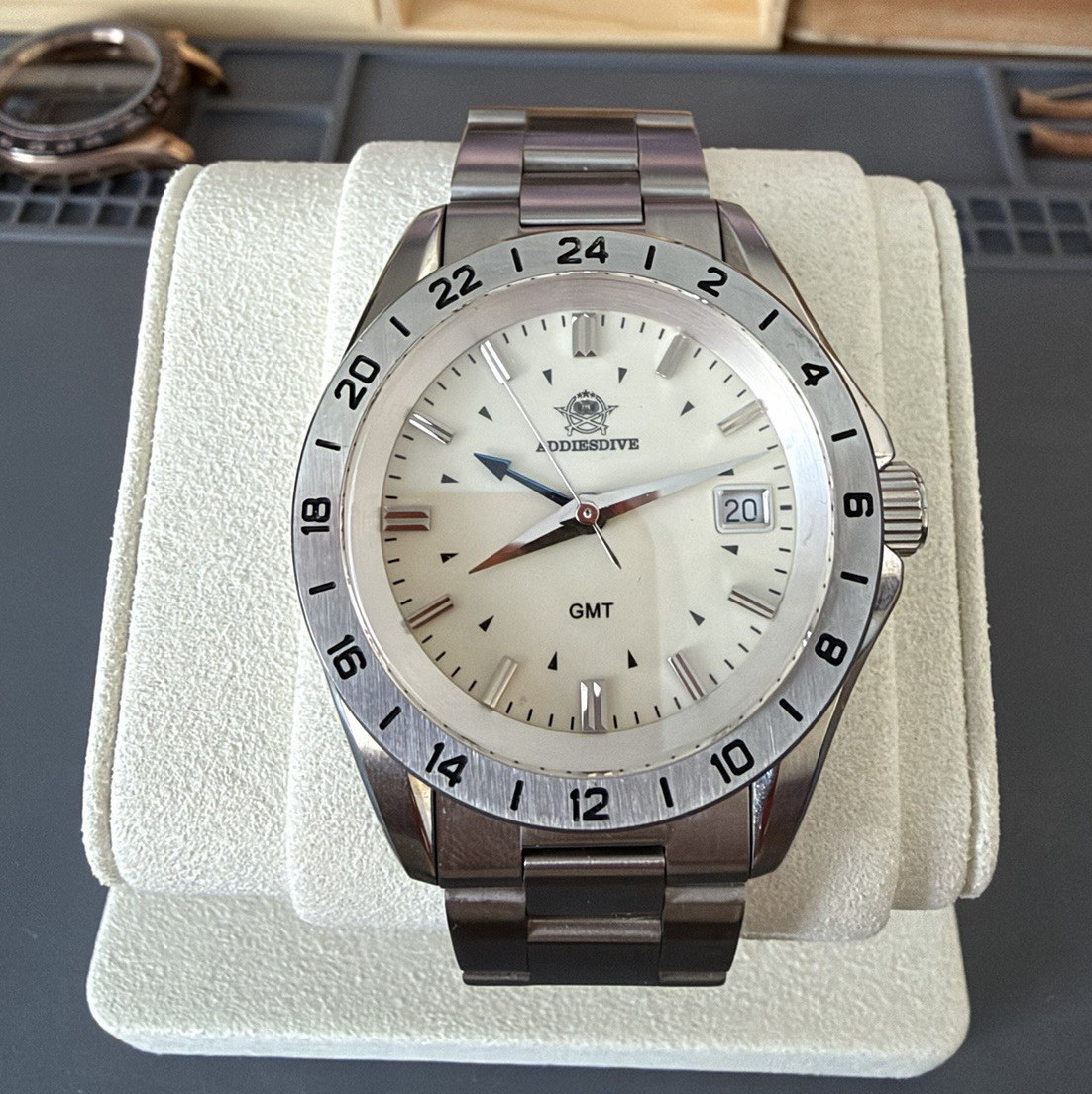 Addiesdive GMT Automatic Men’s Watch White Dial Date 200m SS Bracelet