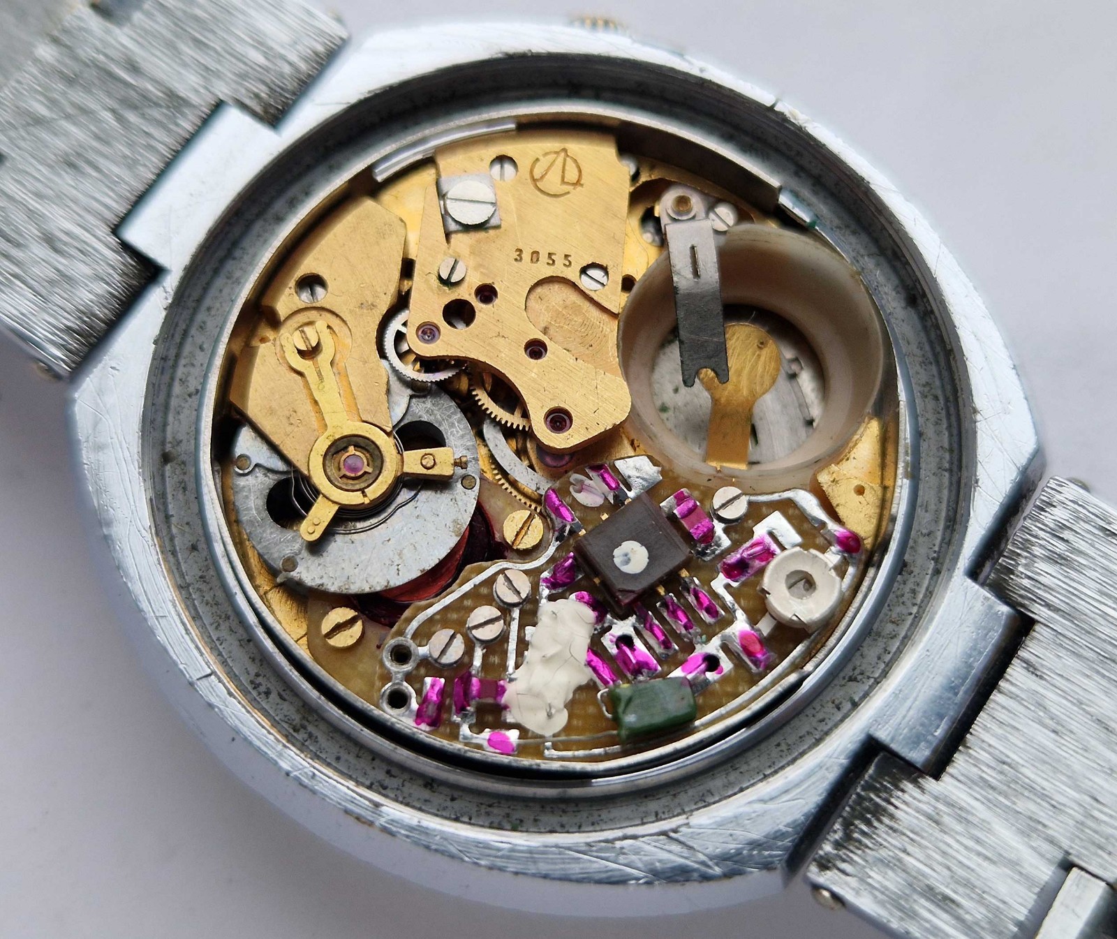 LUCH QUARTZ Vintage ELECTRO – MECHANICAL Hibrid movement cal.3055 Spares/Repairs