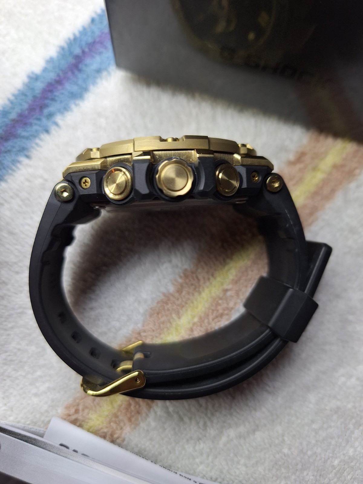 Casio G-SHOCK GST-B100 Bluetooth 200m Black Dial Gold Case Resin Strap Box