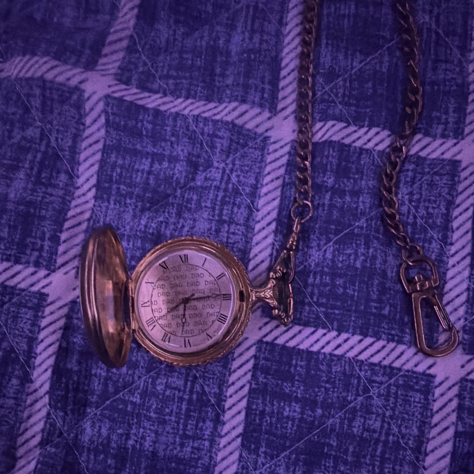 Gold Tone Full Hunter Quartz Pocket Watch Roman Dial w Chain “Number 1 Dad”