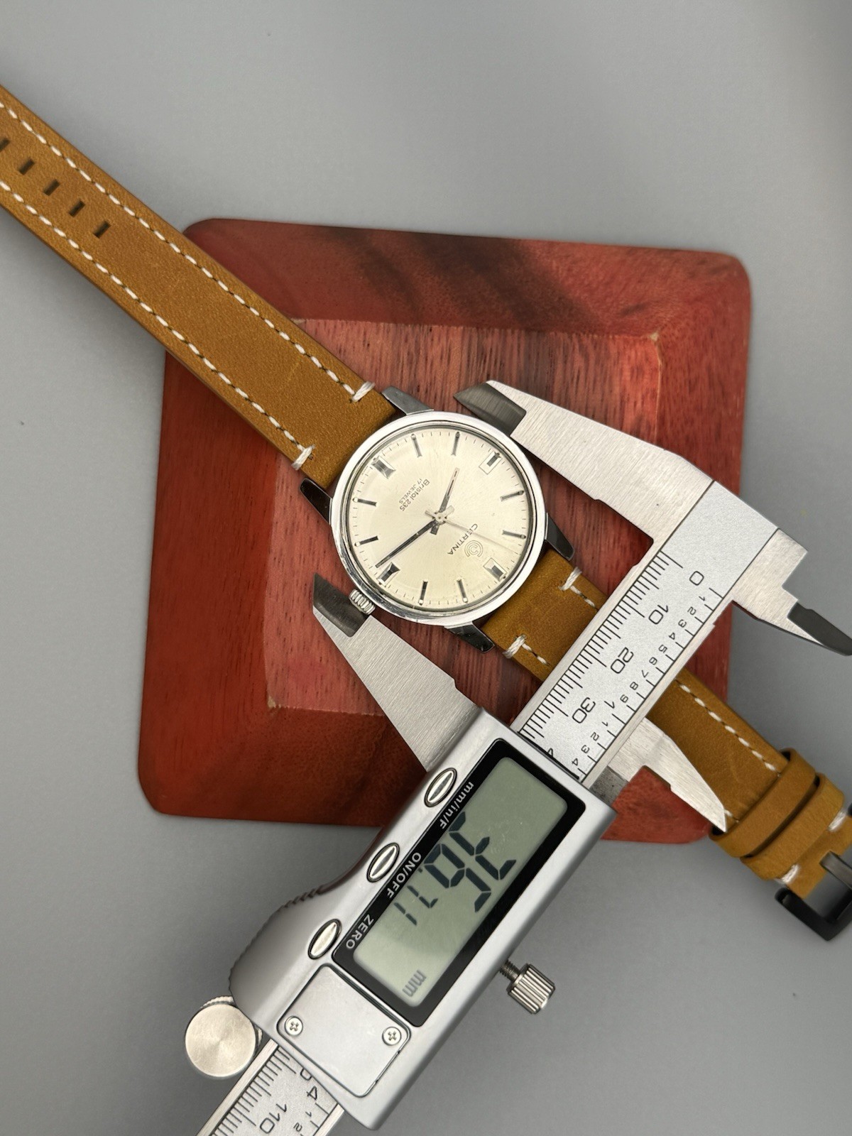 Certina Bristol 235 Manual Wind Swiss 17J Silver Dial Steel 34mm, runs great