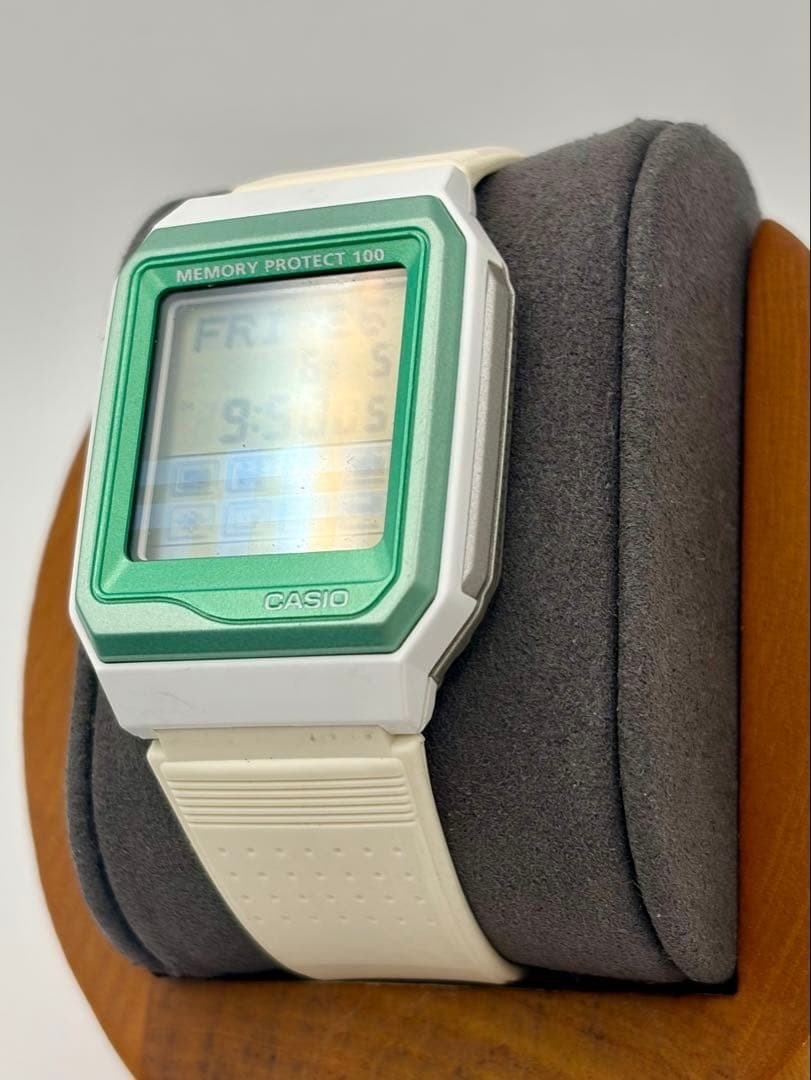 CASIO VDB-101JIM Toy Story Alien Touch Screen Databank Watch Disney Store Rare