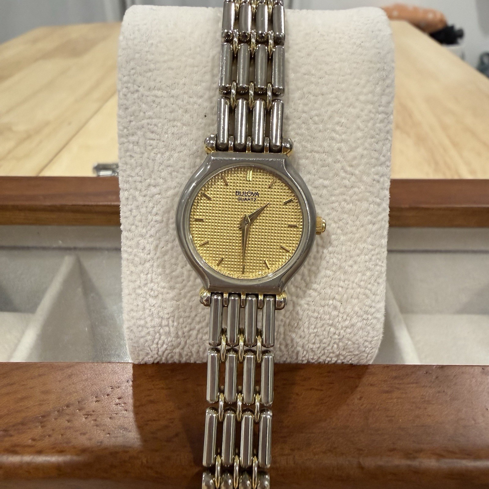 Vintage Bulova Quartz Women’s Dress Watch Two-Tone Bracelet Textured Gold Dial
