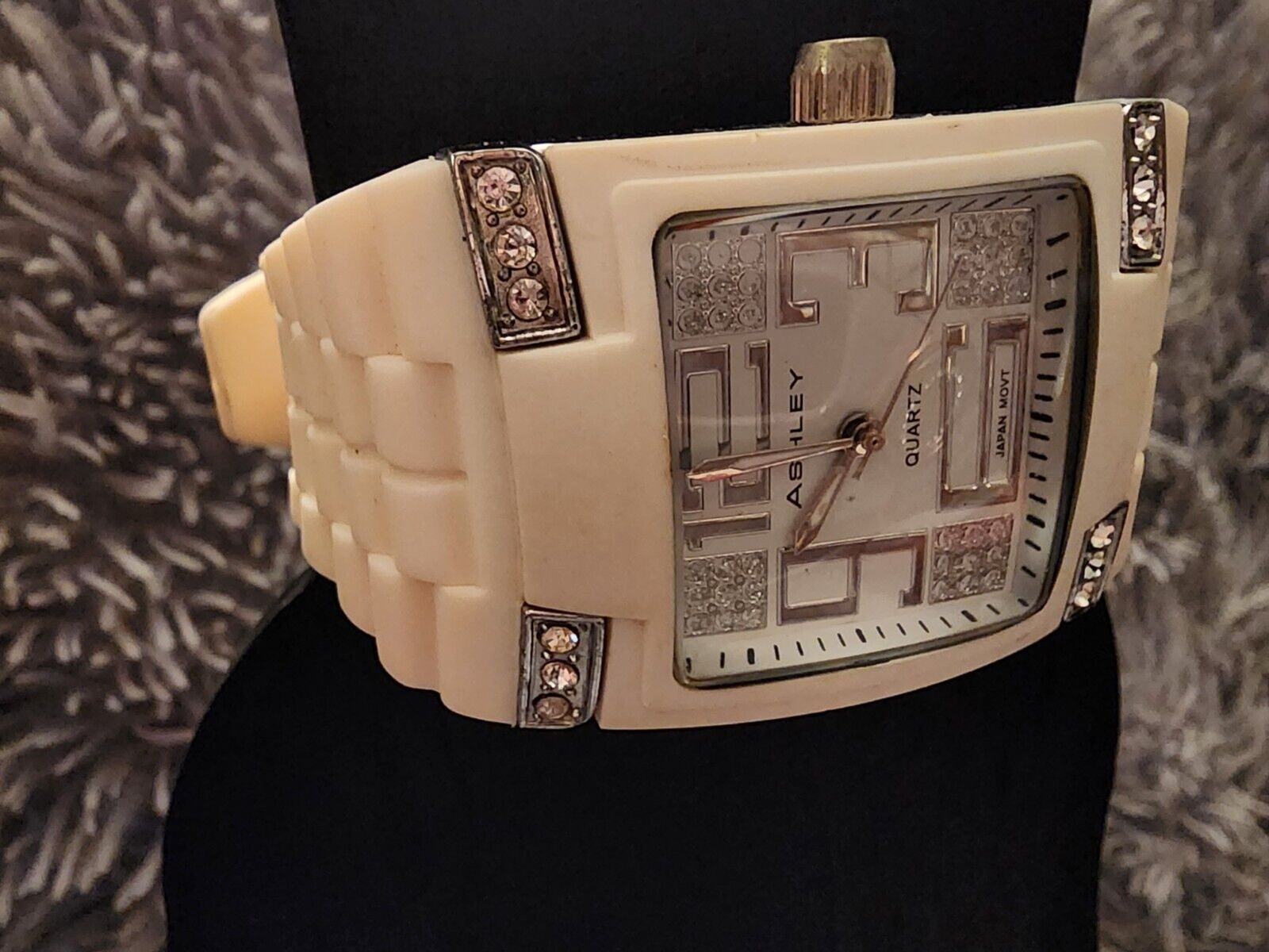 Retro ASHLEY Lg Frame Watch White Rubber Silicone Band & Pave CRYSTAL Detailing
