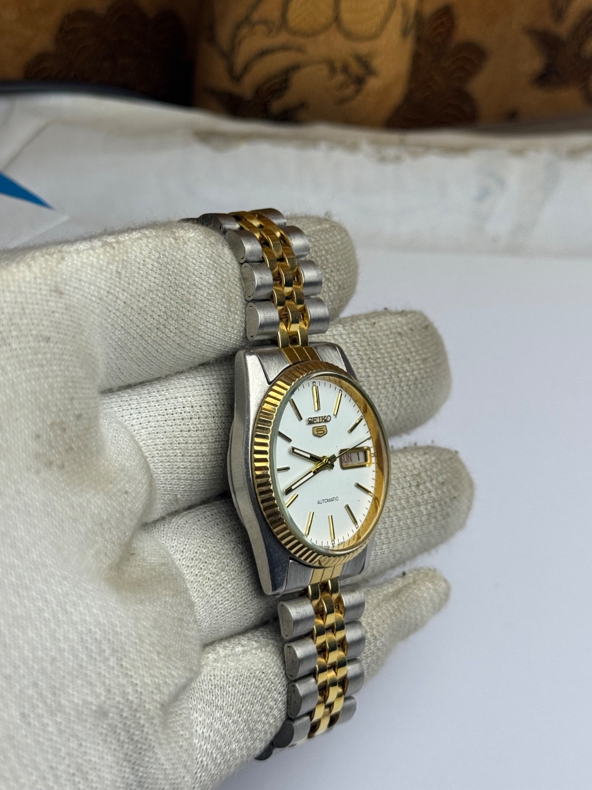 Vintage Seiko 5 7009 Automatic White Dial Fluted Bezel Two Tone Jubilee Men’s