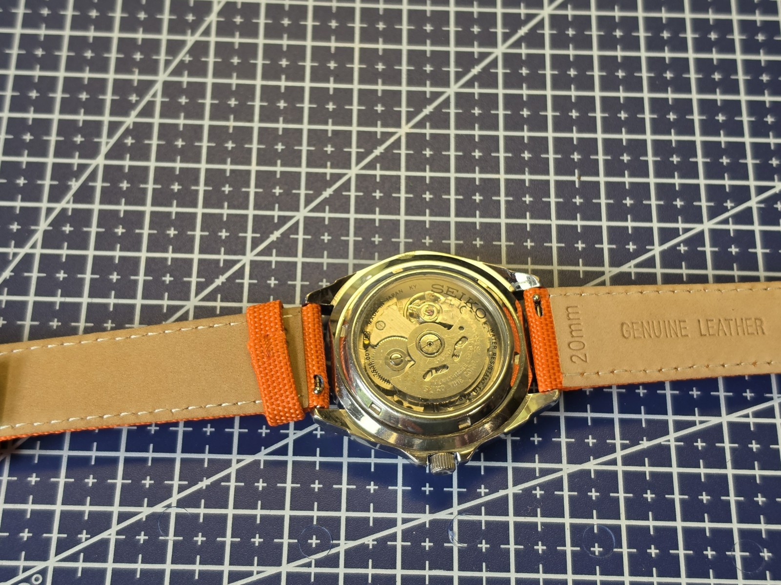 Seiko 5 Sports Automatic 100m Day/Date Silver Dial New Orange Band 7s36-00Y