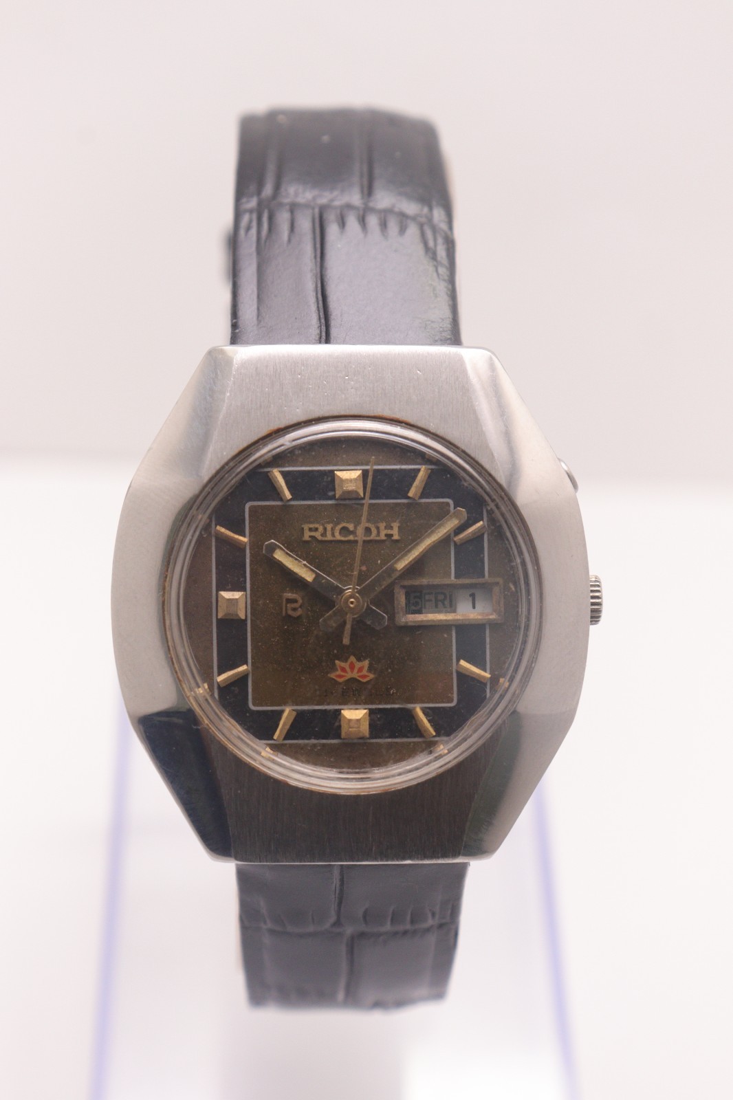 Vintage Ricoh automatic Day Date Movement R31 Japan made men’s watch.