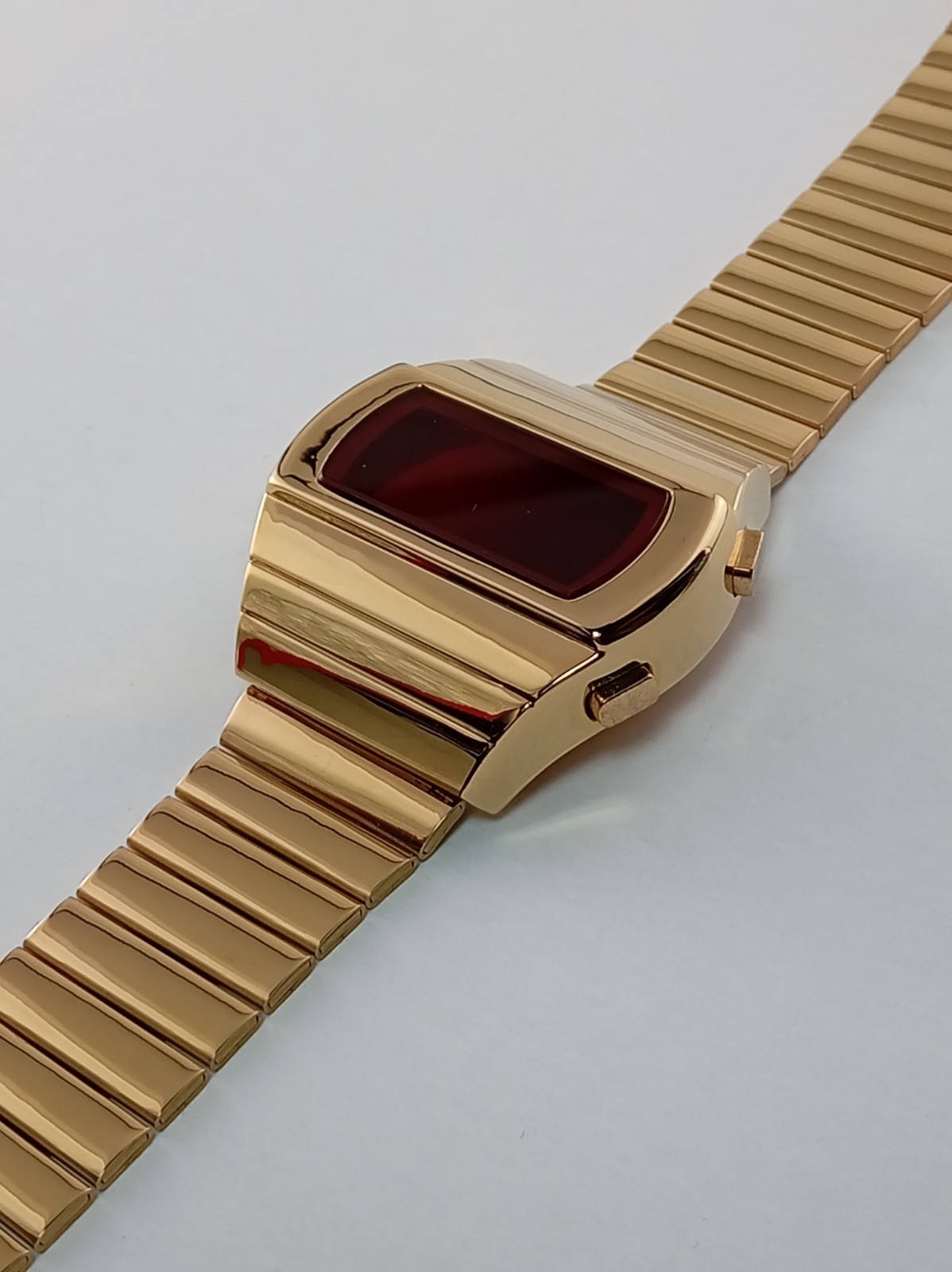 Rare old style modern futuristic 70s seventies space age mens led l.e.d watch 12