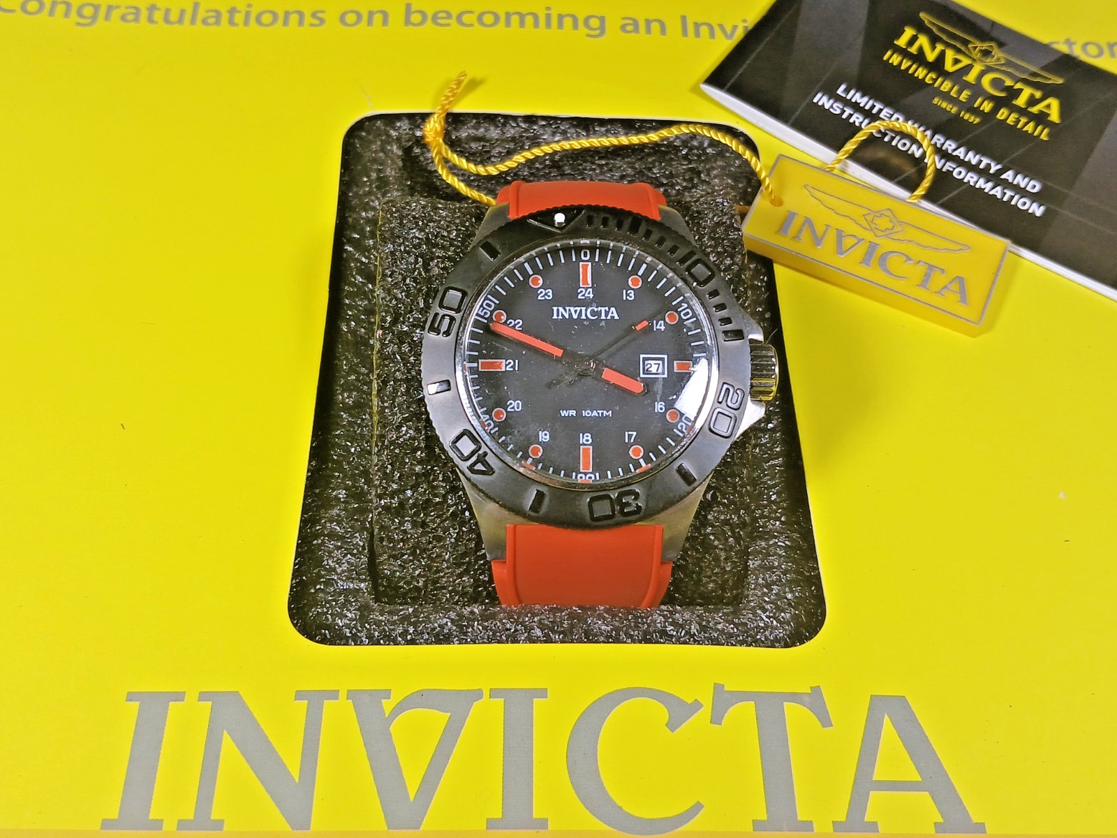 Invicta Pro Diver Men’s Red band Watch Model 29881~46.5 mm~10 ATM WR with Case