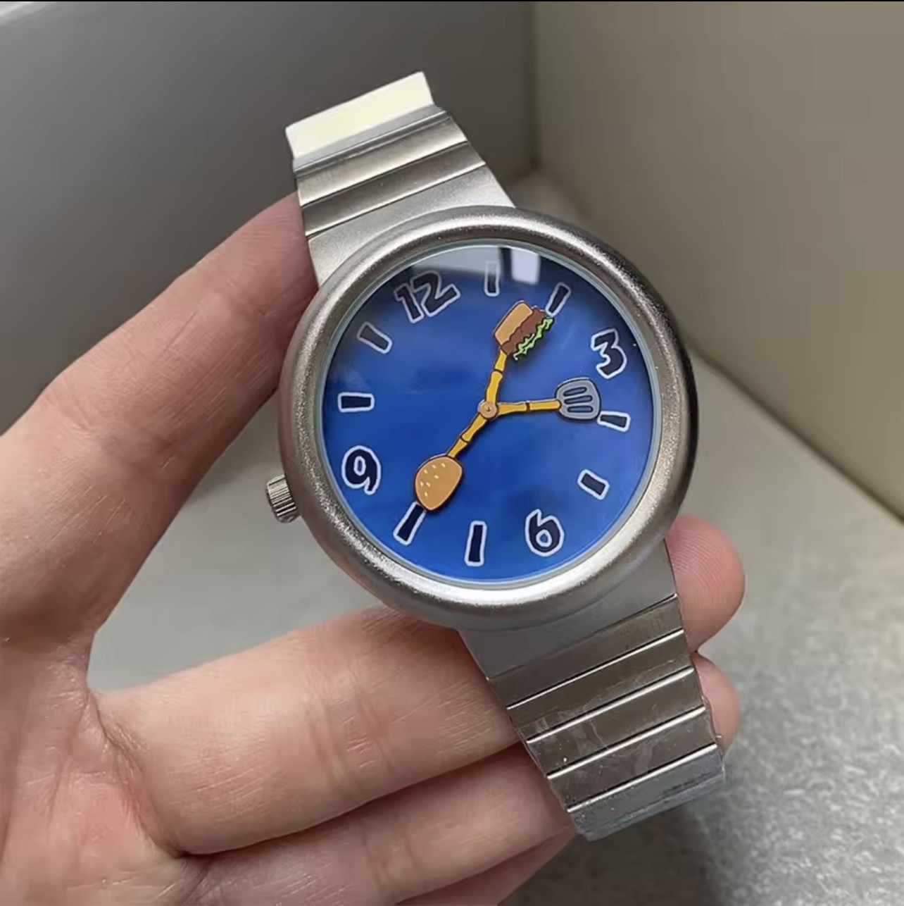Quartz Novelty Watch. Sponge bob Style. Krabby Patty burger