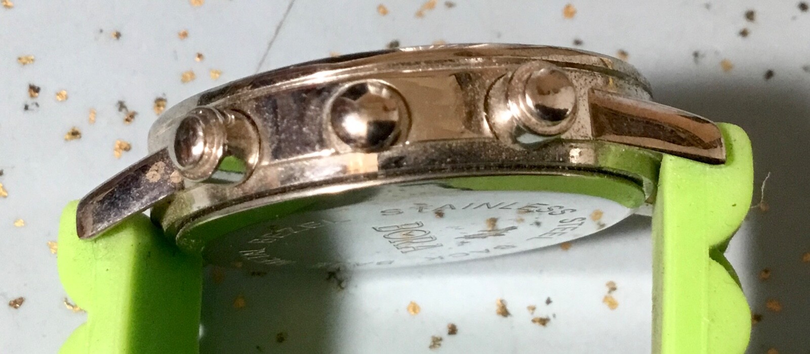 BORA SILVERTONE WATCH w/3 FAUX DIALS & LIME GREEN RUBBER BAND WRIST UP TO 7-1/4″