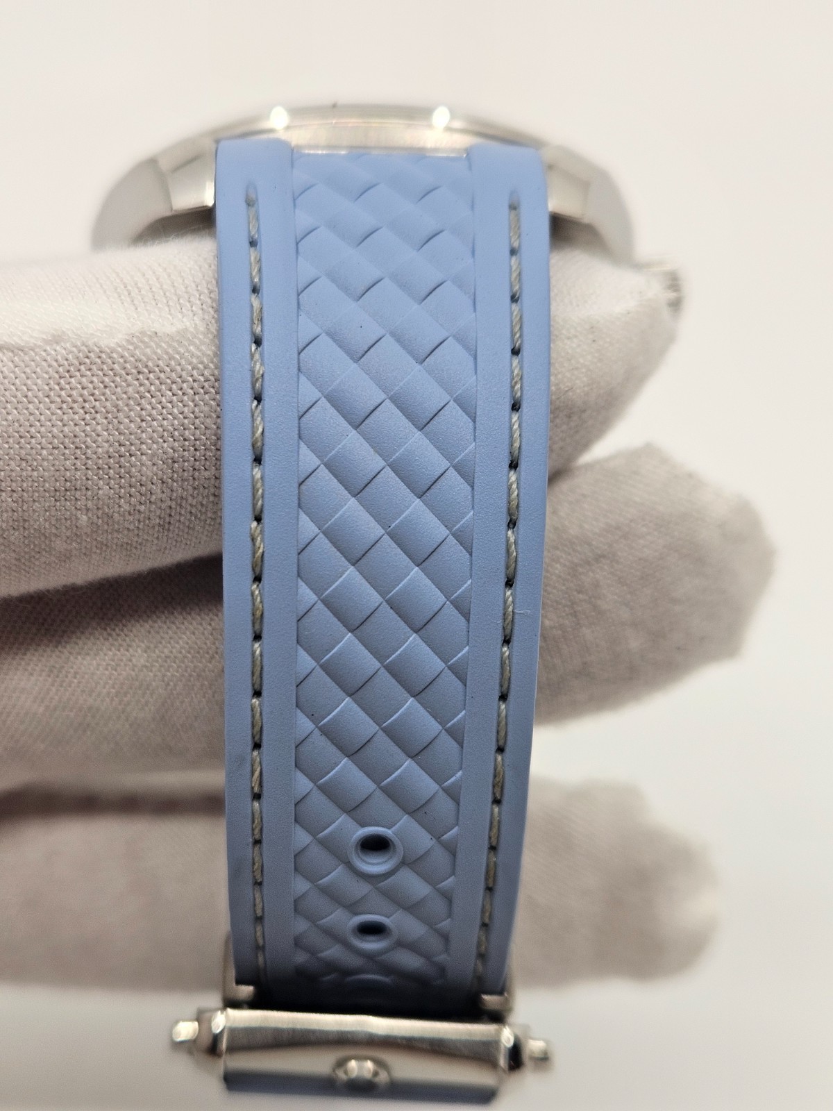 OMEGA Seamaster Aqua Terra 150M 220.10.41.21.03.005 Summer Blue