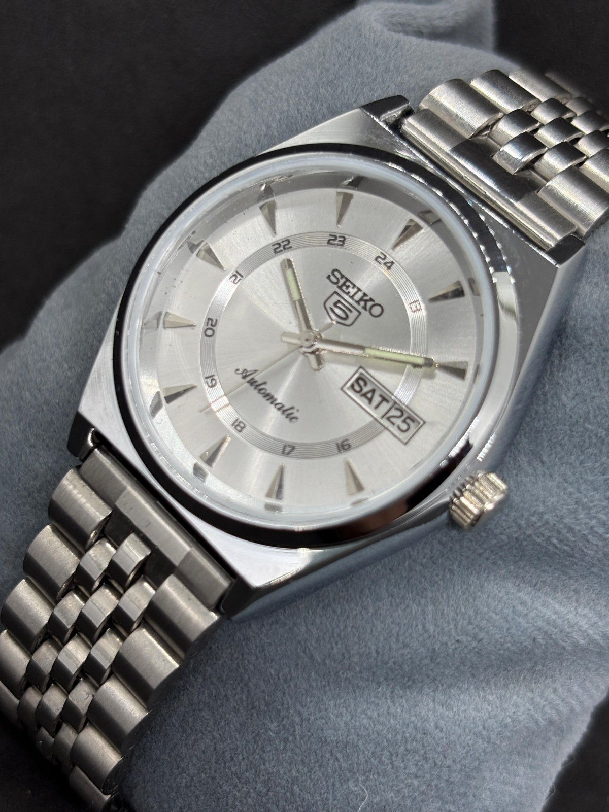 Vintage Refurbished Seiko 5 Automatic Day/Date Japan Made Men’s Wrist Watch