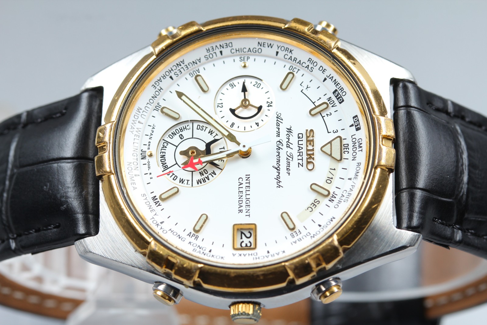 Near MINT Vintage SEIKO World Timer 6M15-0020 39mm Alarm Chrono Qz Men’s Watch