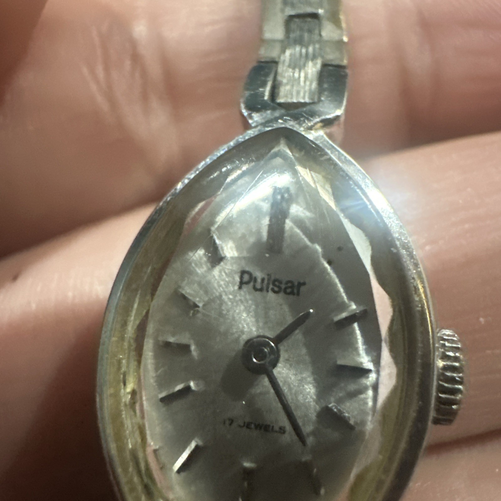 Working Vintage Pulsar Manual Wind 17 Jewels Ladies Watch 15mm Fit 6in Read!