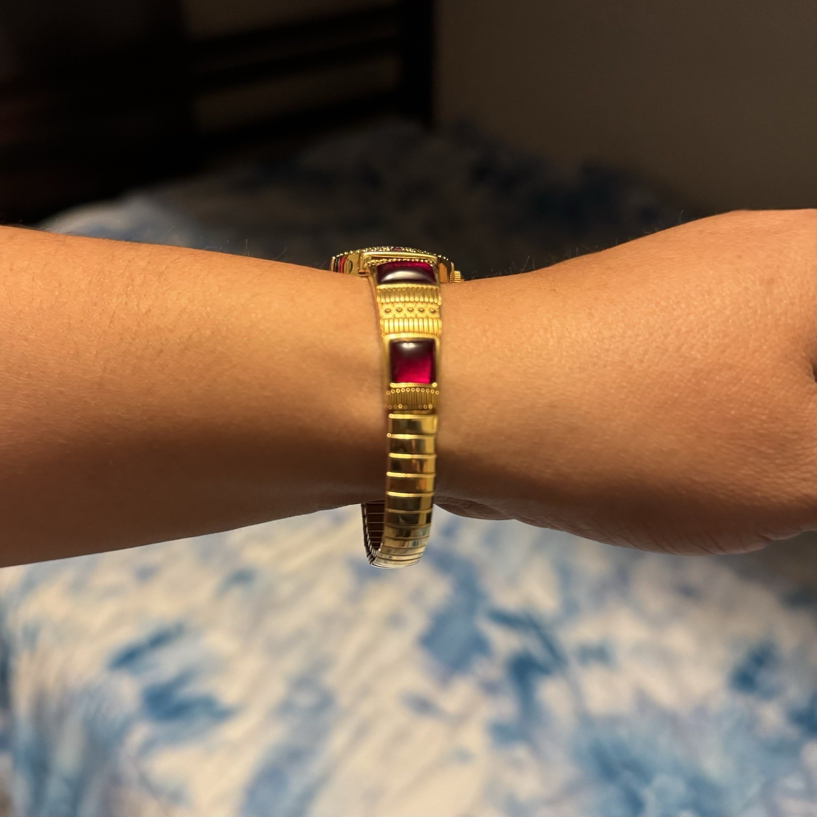 Vintage Avon Womens Watch Gold Tone Red Cabochon Jewel Accents Japan Quartz 24mm