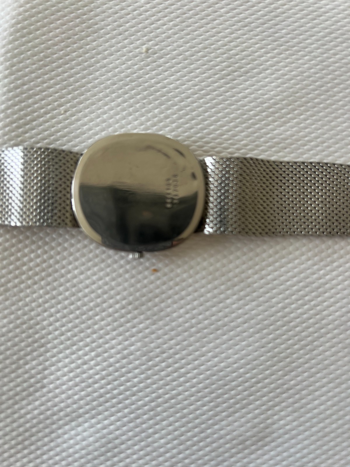 Universal Genève White Shadow Ultra-Slim Micro-Rotor Vintage ref 866104 Ellipse