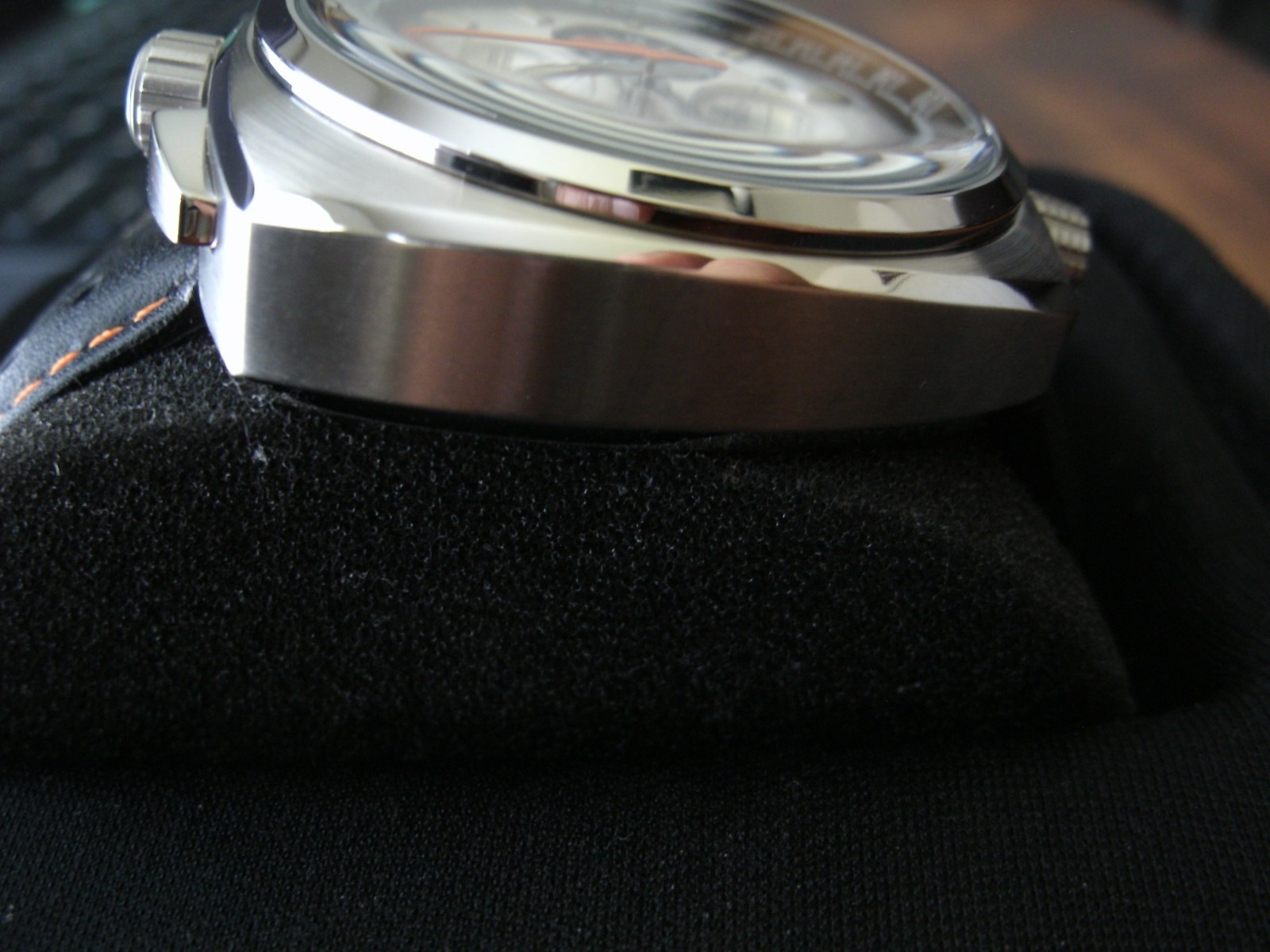 Richurus Bullhead watch working and keeping time. Silver dial.
