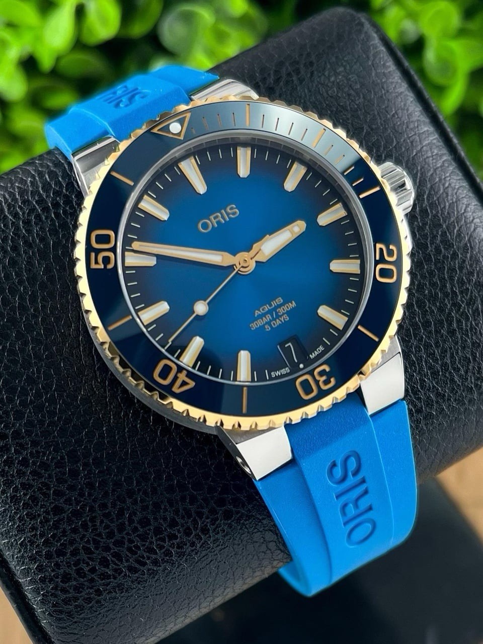 Oris Aquis Calibre 400 Blue Dial Gold 41mm 01 400 7769 6355-07 4 22 75FC