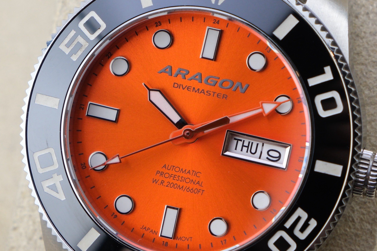 ARAGON Divemaster NH36 Day/Date with 24 jewels 42mm Orange Dial Clean!
