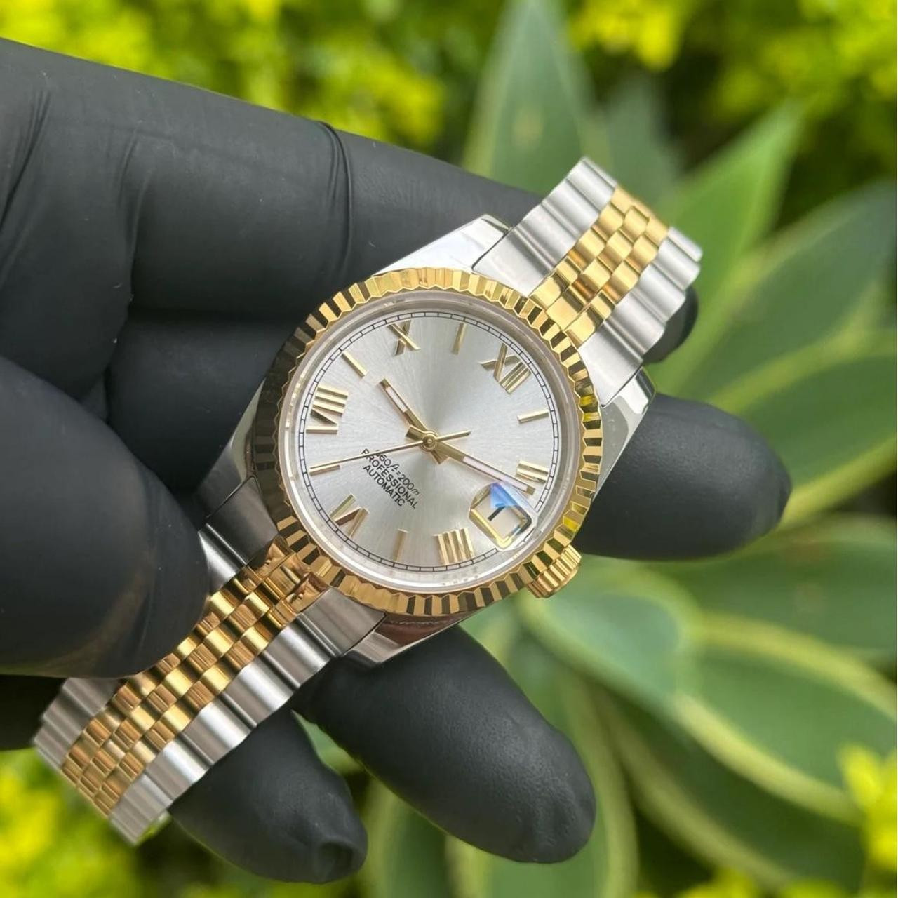 Custom Built Automatic Date Watch NH35 Two Tone Fluted Bezel