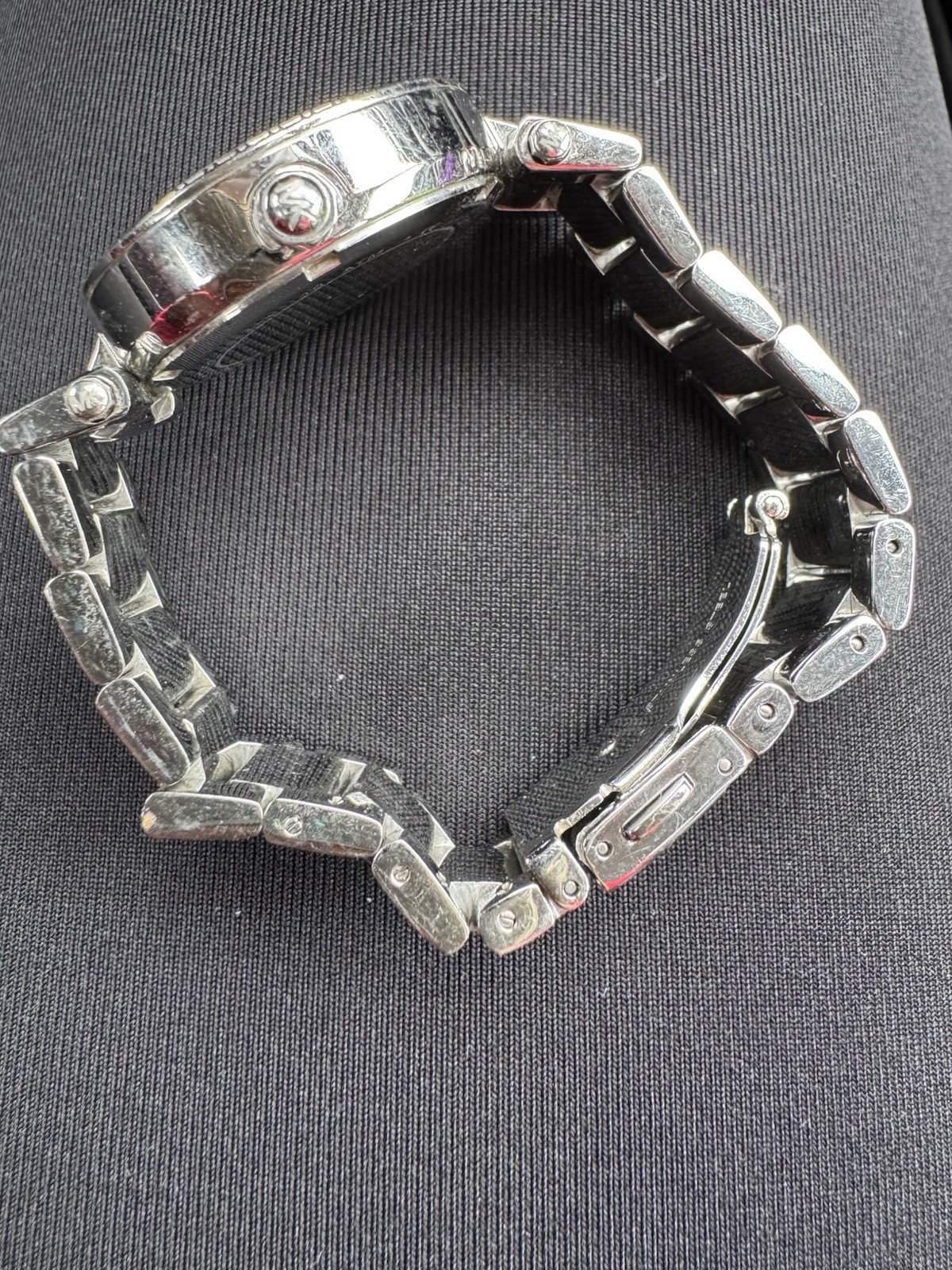 Michael Kors Silver Tone Crystal Bezel Multifunction Watch Women’s Bracelet