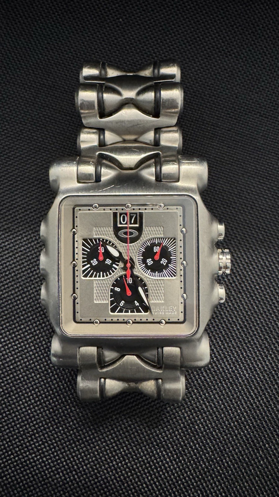 OAKLEY MINUTE MACHINE TIME TANK TITANIUM GRAY/BLACK DIAL – Full Kit!