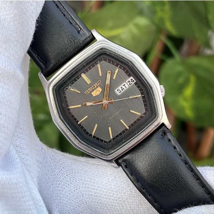 Vintage Seiko 5 Automatic Tonneau Shape Gun Metallic Dial Japan Men Watch 6309.