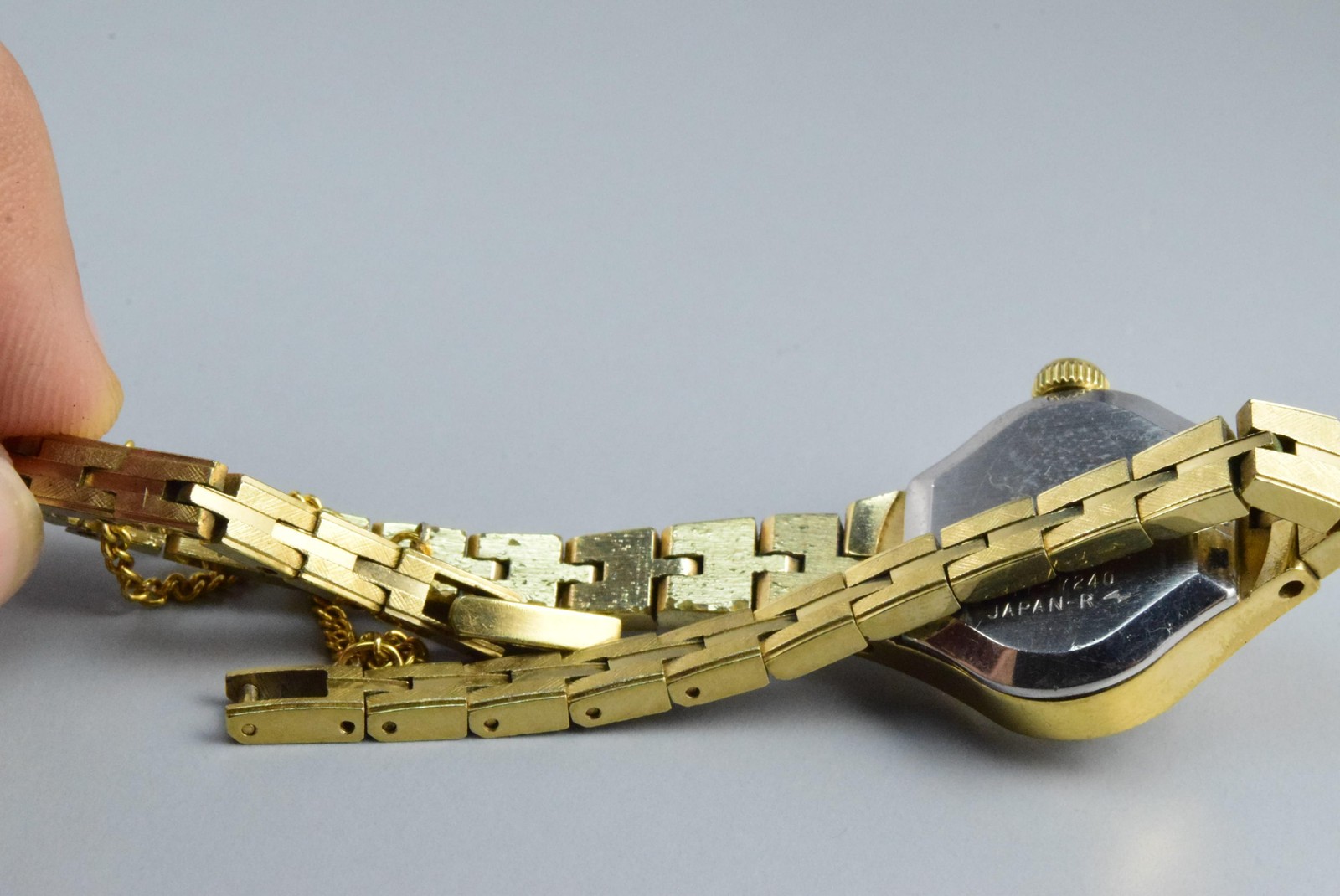Vintage watch Seiko Gold Plate 17 7240 Yellow Lady Hand Winding oval 23mm
