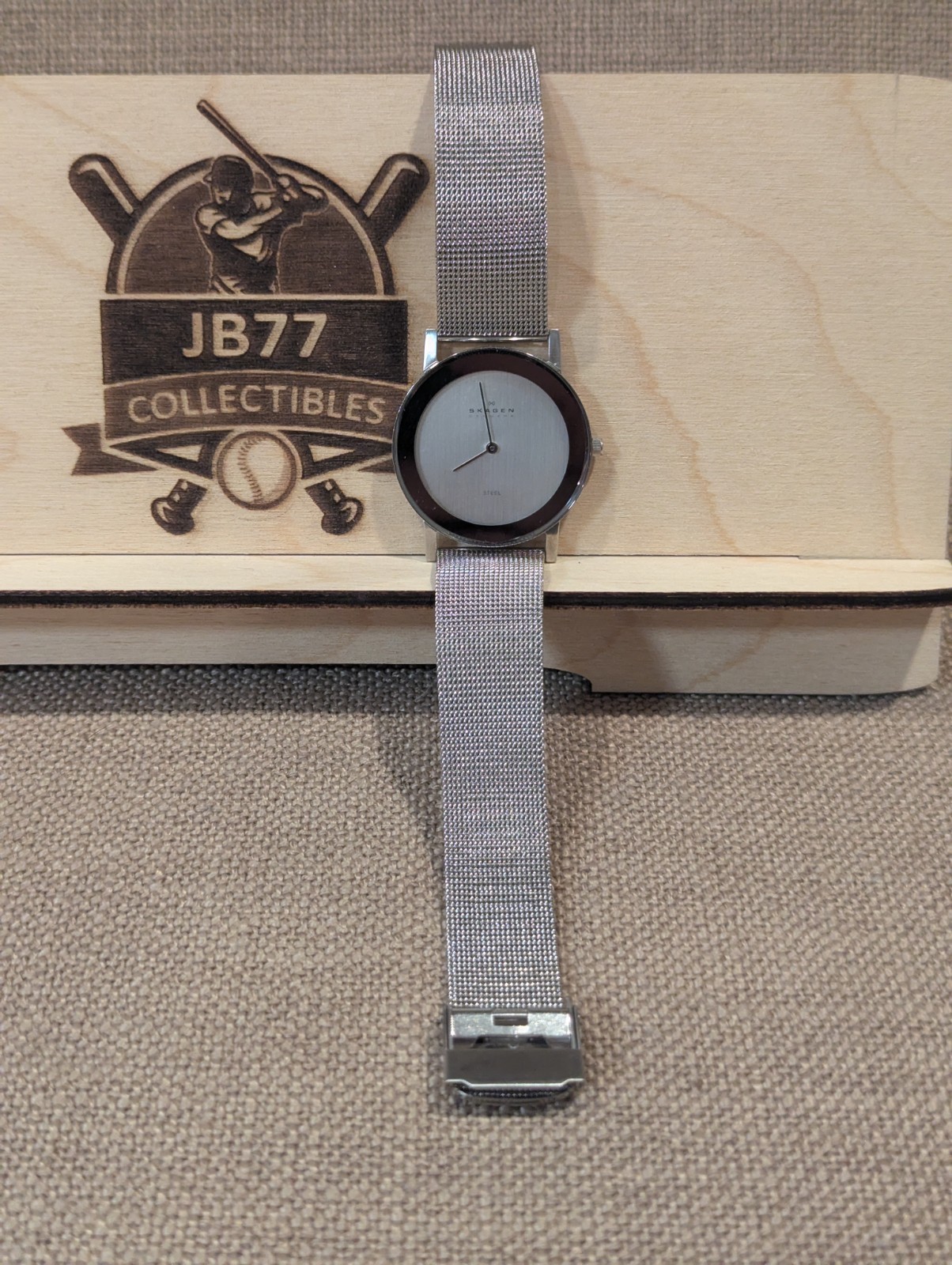 Skagen Denmark Watch Silver Tone 39LSS Quartz Analog Great Shape Light Use