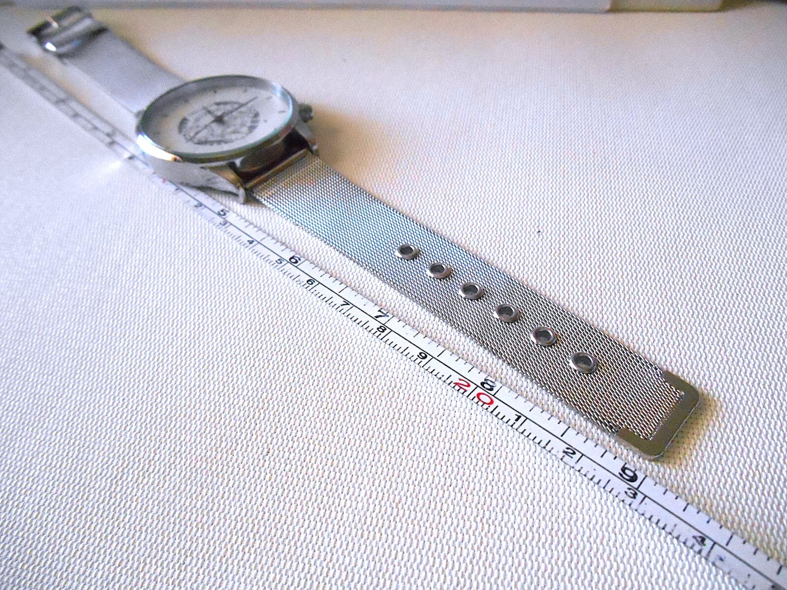 GENEVA Silvertone / White Dial Watch – New Battery